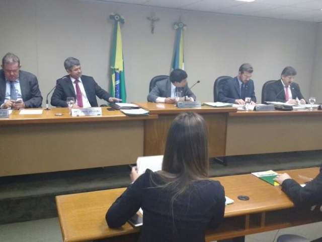 Relator falta e avan&ccedil;o de &#039;Lei Harfouche&#039; em comiss&atilde;o &eacute; adiado de novo