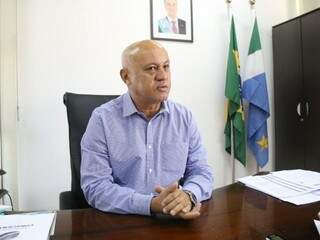 Secretário Carlos Alberto Assis diz que governo fez acordo com todas as categorias (Foto: Fernando Antunes)