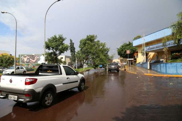 Sem luz, F&oacute;rum Central cancela atendimento e dispensa funcion&aacute;rios