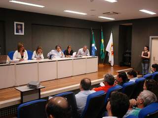 Reunião na semana passada discutiu atendimento de neurologia e ortopedia em Campo Grande. (Foto: Divulgação)