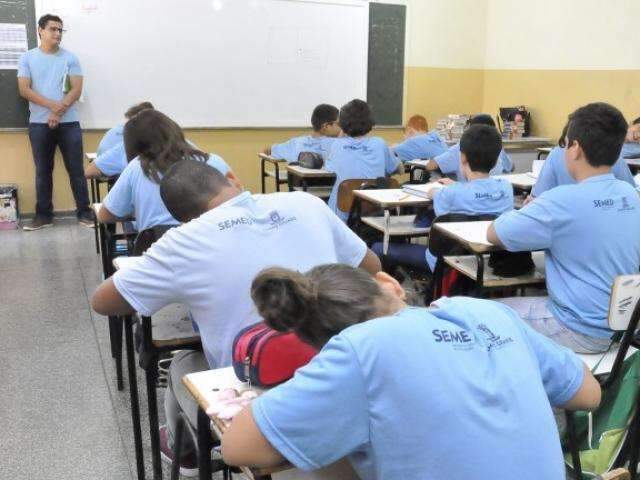 Mais de 13 mil alunos participam de avalia&ccedil;&atilde;o de rendimento nesta sexta-feira