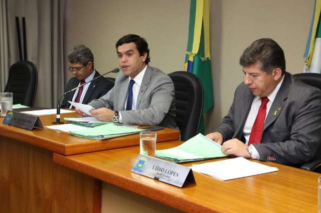 Projeto sobre &quot;Lei Harfouche&quot; volta para CCJR e passar&aacute; por &quot;pente fino&quot;