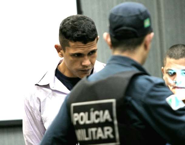 Com seguran&ccedil;a refor&ccedil;ada, acusado de execu&ccedil;&atilde;o filmada vai a j&uacute;ri 