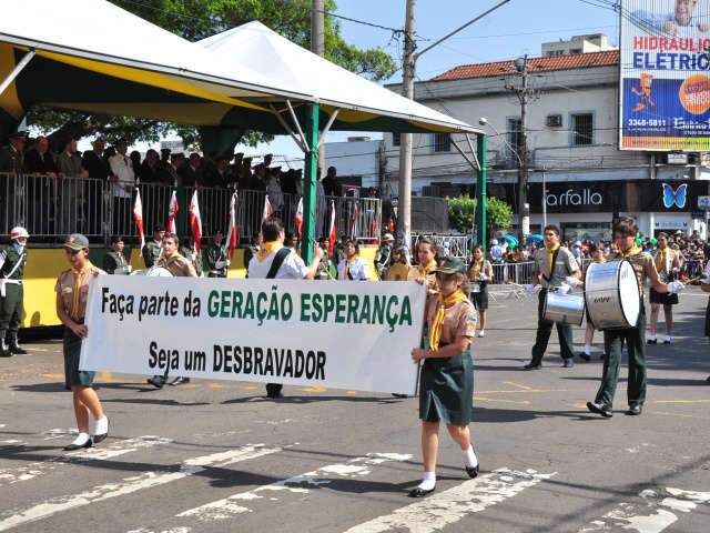  Mesmo com tempo seco, desfile de 7 de Setembro &eacute; mantido em Campo Grande 