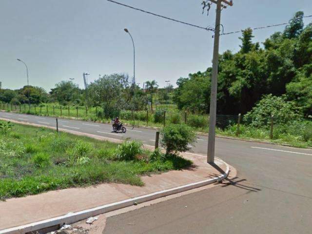 Após ser "fechado", motociclista bate em poste e morre em avenida