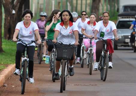 Ações em postos de saúde e rodovia lembram Dia Mundial de Luta contra a Aids