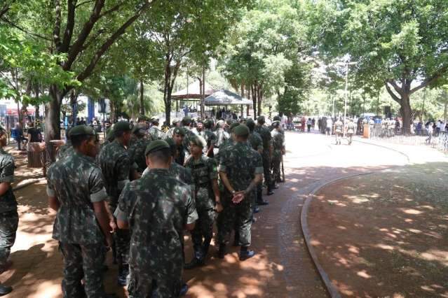 Ex&eacute;rcito comemora Dia da Bandeira em evento aberto ao p&uacute;blico