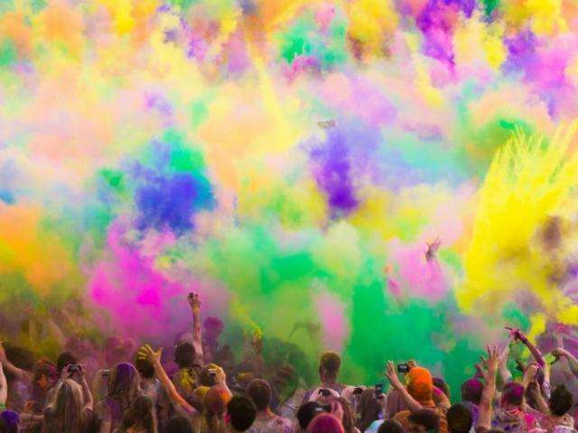 Ao custo de R$ 50, festa das cores &quot;Happy Holi&quot; come&ccedil;a a vender ingressos