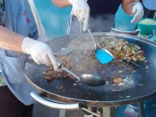 Preparação do Sukiyaki. (Foto: Elverson Cardozo)