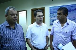 Ayrton (direita) participou de reunião entre petistas e Bernal (foto: Marcos Ermínio)