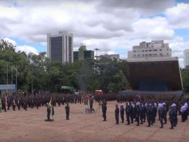 Ato c&iacute;vico presta homenagem a um dos mais importantes s&iacute;mbolos da P&aacute;tria 