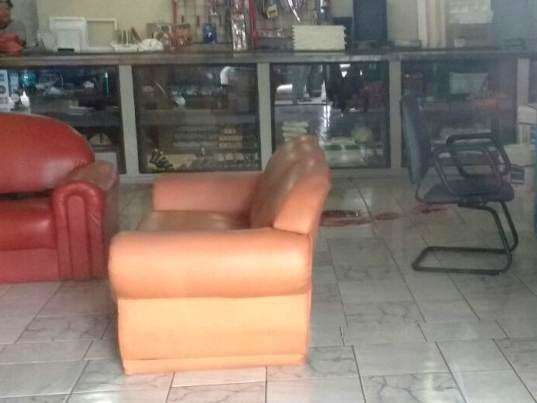 Baleada pelo ex continua na UTI e corre risco de perder movimentos do corpo