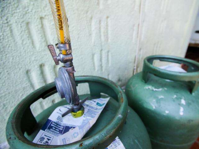 G&aacute;s de cozinha tem maior aumento do ano e chega a custar R$ 79 na Capital