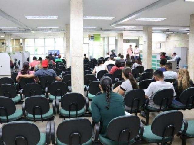 Funtrab tem 29 vagas para vendedor e 16 para auxiliar nesta quarta-feira