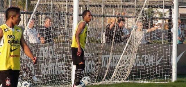  Liedson &eacute; vetado no Corinthians e n&atilde;o enfrenta o Vasco amanh&atilde;
