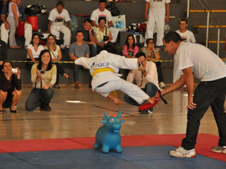 Jovens atletas participaram do 1ª etapa do Estadual, disputada em Dourados (Foto: Divulgação)