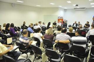 Encontro de apresentação dos 22 pontos aconteceu no auditório da Associação Comercial de Campo Grande (Foto: João Garrigó)