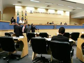 Vereador Chiquinho Teles (PSD) levantou discussão sobre reajuste do IPTU nesta manhã, na Câmara Municipal (Foto: Kleber Clajus)