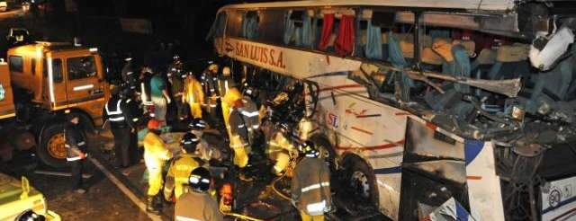 Acidente com &ocirc;nibus e caminh&atilde;o brasileiro mata 16 pessoas no Paraguai