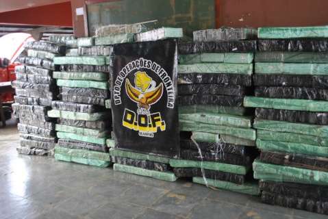 DOF apreende em caminhonete roubada 3,6 toneladas de maconha