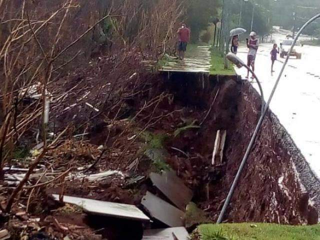 Regi&atilde;o mais afetada pela chuva foi Silvia Regina, diz secret&aacute;rio de obras