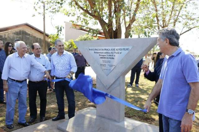 Governador anuncia pacotes de R$ 2,5 bilh&otilde;es em obras nas 79 cidades
