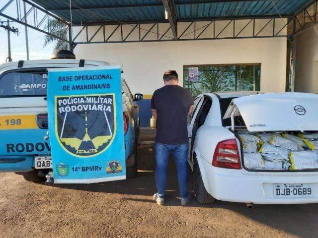 Pol&iacute;cia apreende carga de agrot&oacute;xicos avaliada em R$ 500 mil e prende 1