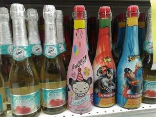 Bebida é vendida junto com espumantes no supermercado. (Foto: Cleber Gellio)