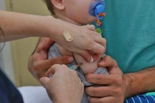Ação vai imunizar crianças de 6 meses a 5 anos incompletos. (Foto: Henrique Kawaminami)