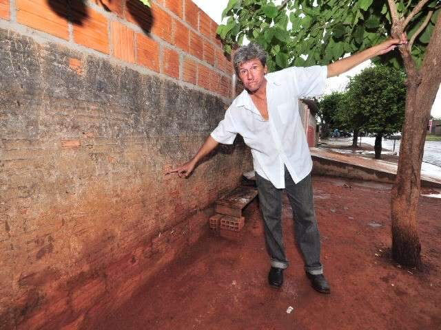 Passou a chuva, mas os estragos ficaram no bairro Jockey Club
