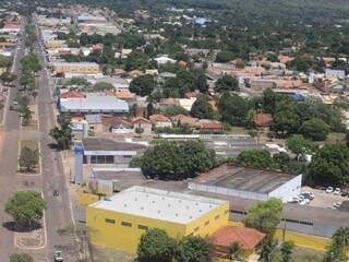 Coxim teve máxima de 43,3ºC no sábado, maior temperatura do Brasil. (Foto: PC de Souza/Edição MS)