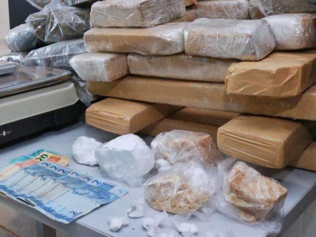 Casal que vendia droga no atacado &eacute; preso com carga avaliada em R$ 45 mil 