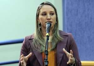 Oposi&ccedil;&atilde;o prev&ecirc; ficar sem 20 votos e busca sa&iacute;da para impor Processante