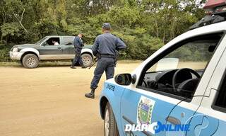 Policiais realizam operação na fronteira (Foto: Diário Online)