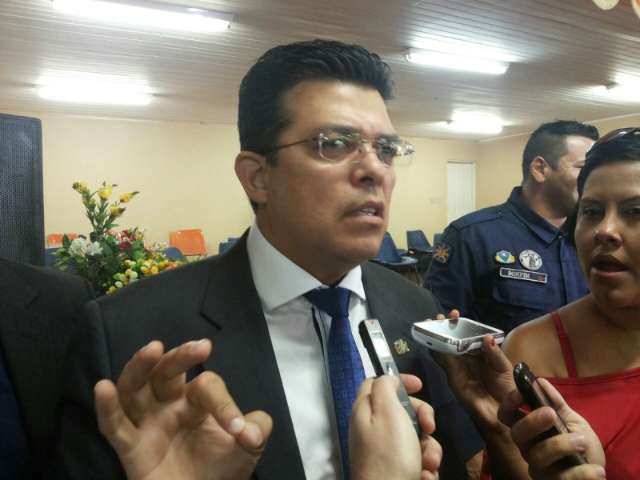 Olarte diz que demiss&atilde;o de comissionados ser&aacute; a conta-gotas