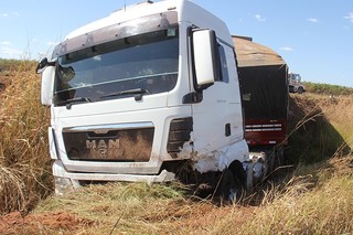 Pecuarista com problemas card&iacute;acos morre depois de bater caminhonete na MS-306 