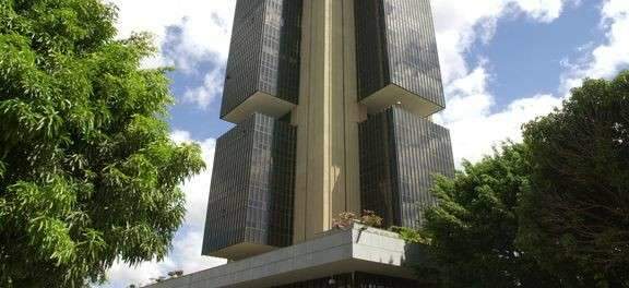Copom eleva taxa b&aacute;sica de juros para o maior n&iacute;vel em seis anos