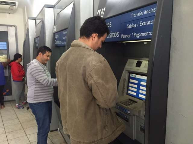 Duas cidades da regi&atilde;o sul antecipam pagamento de servidores
