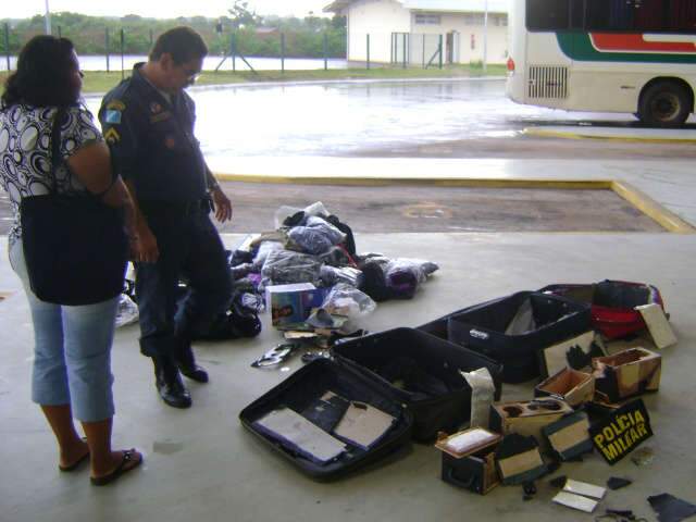 Mulher de 35 anos &eacute; presa na rodovi&aacute;ria por tr&aacute;fico internacional de drogas