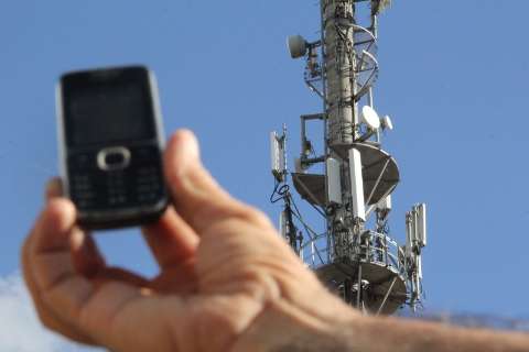 Projeto de lei que libera instalação de antenas da telefonia gera polêmica