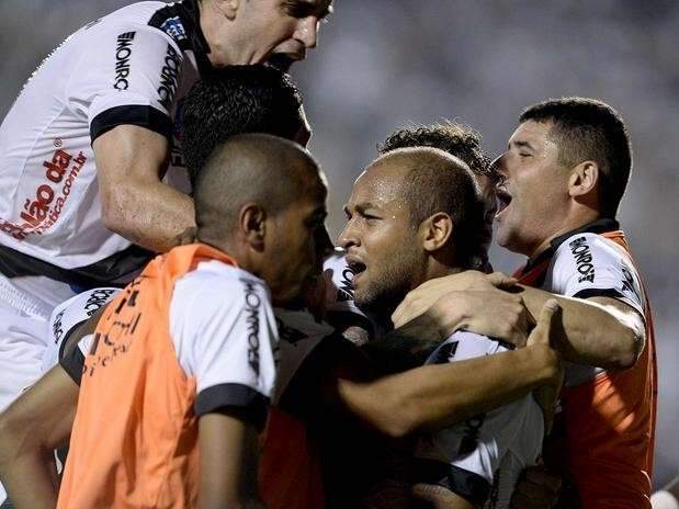 Ponte arranca empate e mant&eacute;m final contra Lan&uacute;s em aberto