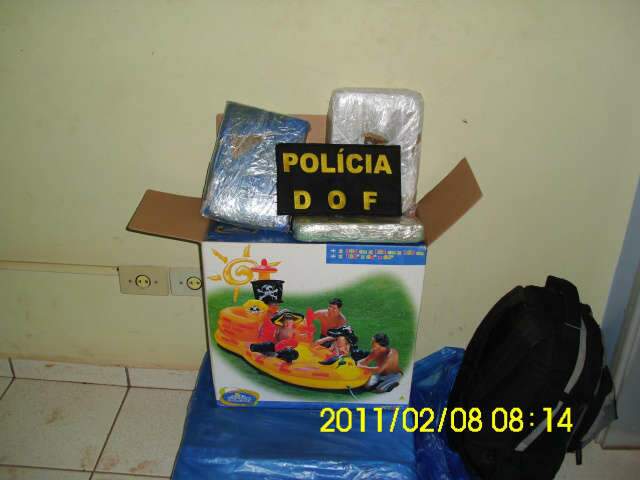  Maconha &eacute; apreendida em caixas de piscina de pl&aacute;stico
