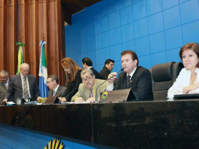  Assembleia aprova dois projetos e deputados entram em recesso