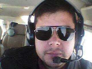 Marcio Molas Martins, o piloto morreu no hospital após ser socorrido (Foto: Reprodução/Facebook)