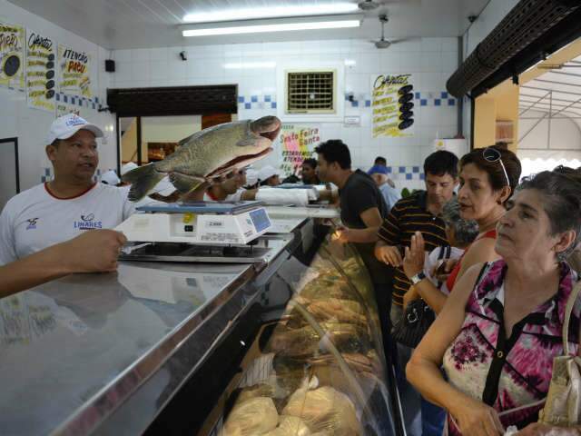  Consumidores correm em busca de peixe para refei&ccedil;&otilde;es da Sexta-Feira Santa