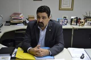 Promotor  abrirá procedimento interno contra a prefeitura (Foto: Leonardo Rocha)