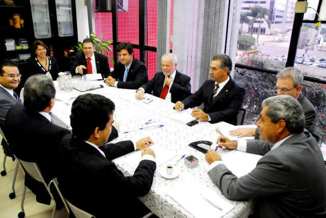  Senadores e deputados v&atilde;o pedir a ministra recursos para MS