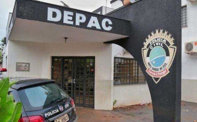 Bandidos de carro rendem v&iacute;tima e levam ve&iacute;culo de locadora 