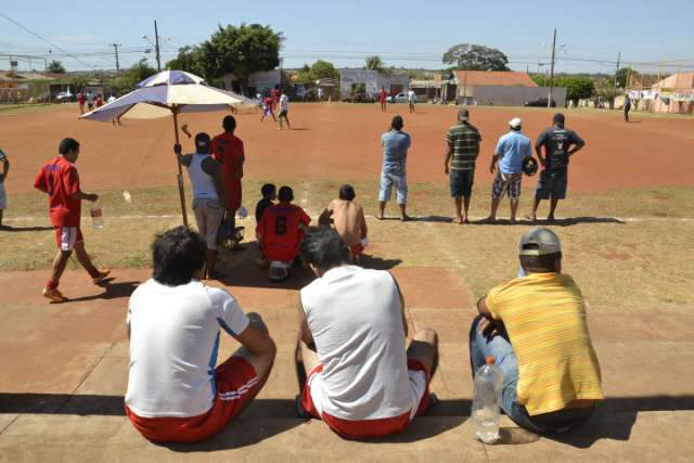  Abandono da pra&ccedil;a e do centro comunit&aacute;rio do Guanandi I revolta moradores