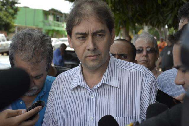 Bernal promete conversar com invasores de &aacute;rea da Prefeitura no Dom Ant&ocirc;nio
